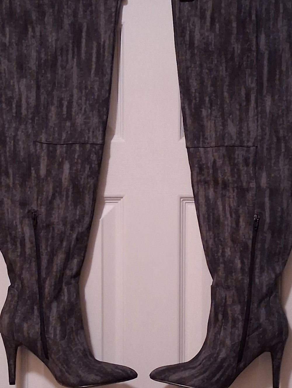 Fashion To Figure Scarlett Thigh High Boots. Black. Size 8 Wide. 4 Inches.
